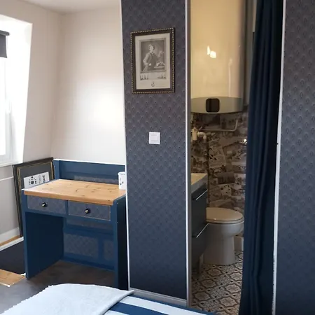 Maison A 200 M De La